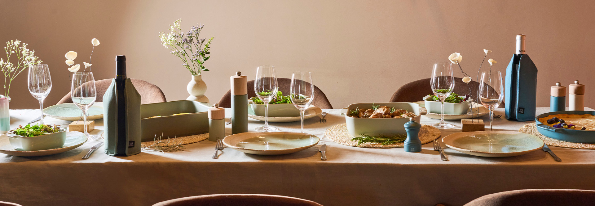 2300px_Footer_visuel